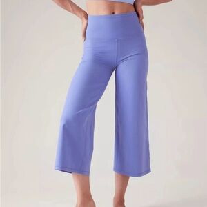 Athleta Purple Elation Wide Crop Pants Size M.